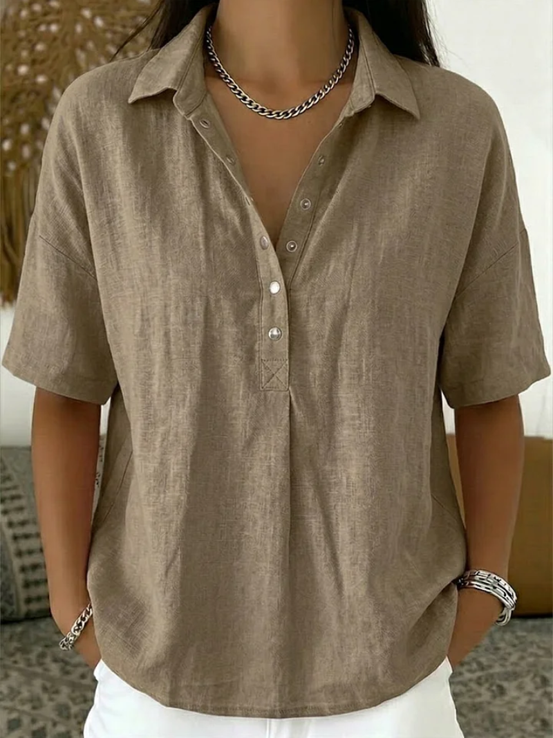 Blouse with collar and buttons